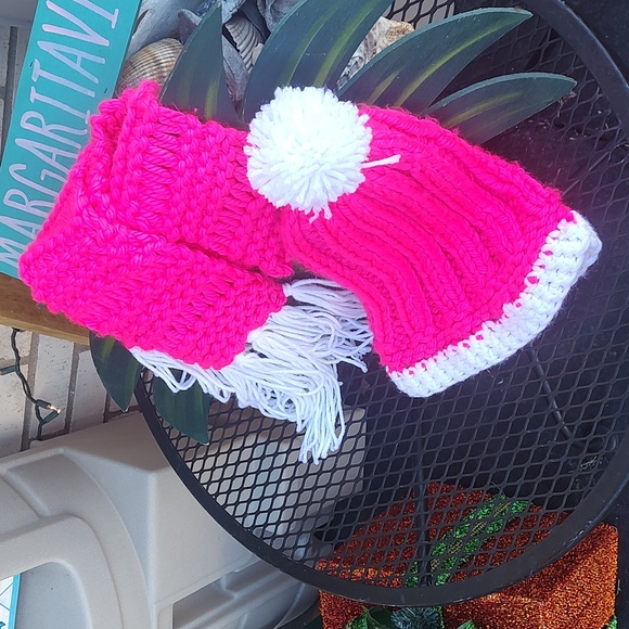 Scarf/Hat - Picture 2 of 8